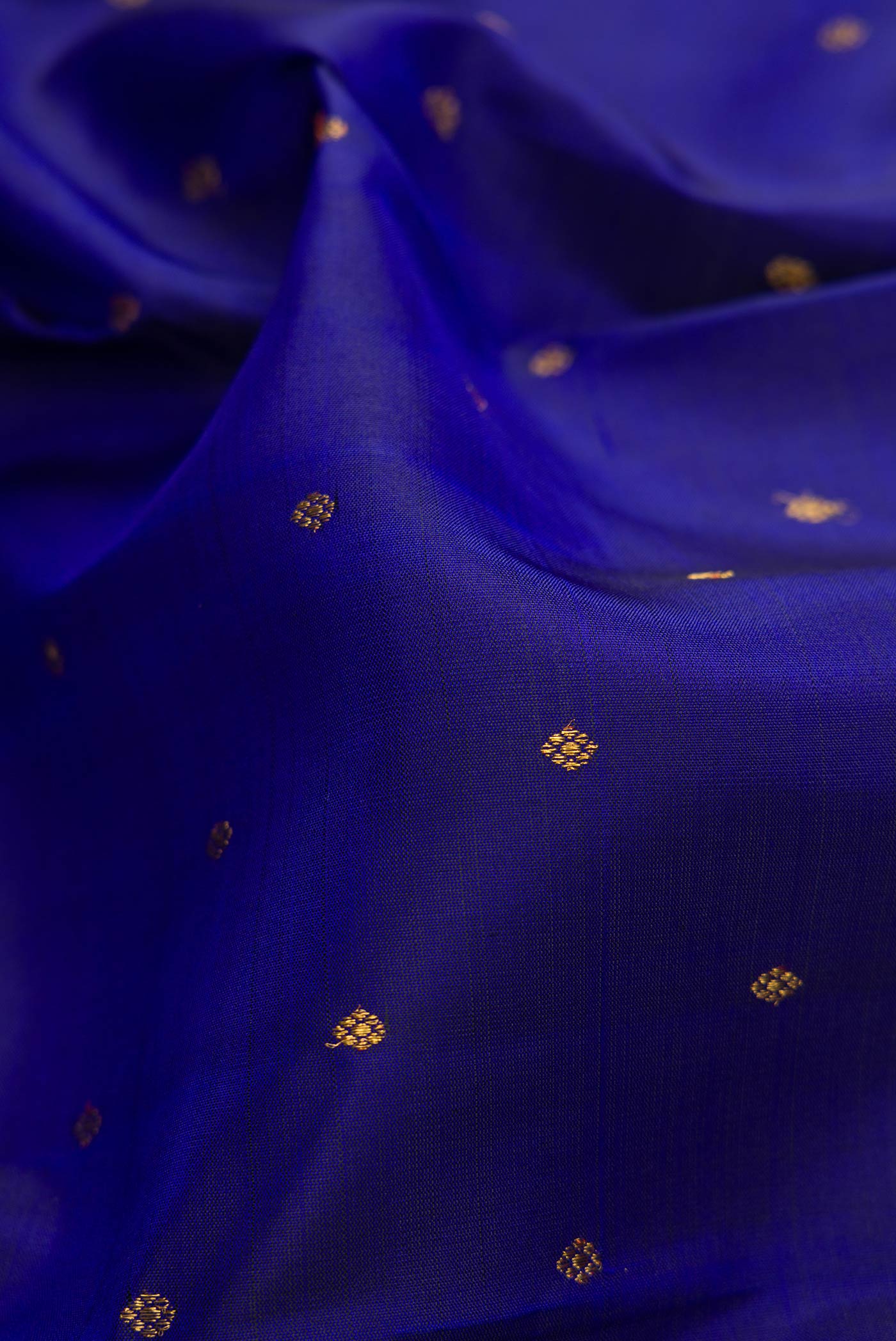 Pure Silk Pure Zari Navy Blue Dual Tone Kanjivaram Saree - Image 2