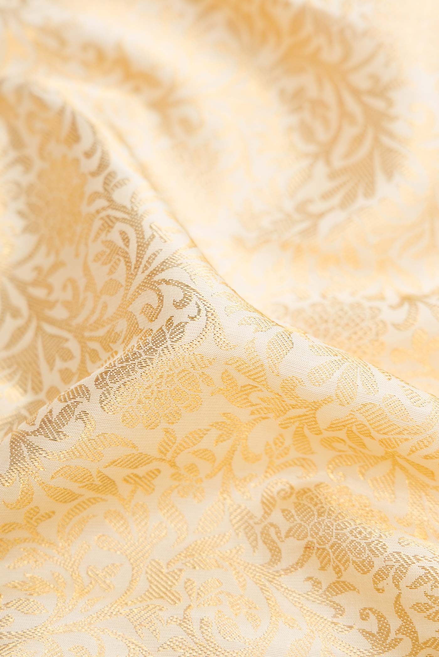 Pure Silk Pure Zari Off White Dual Tone Kanjivaram Saree - Image 2
