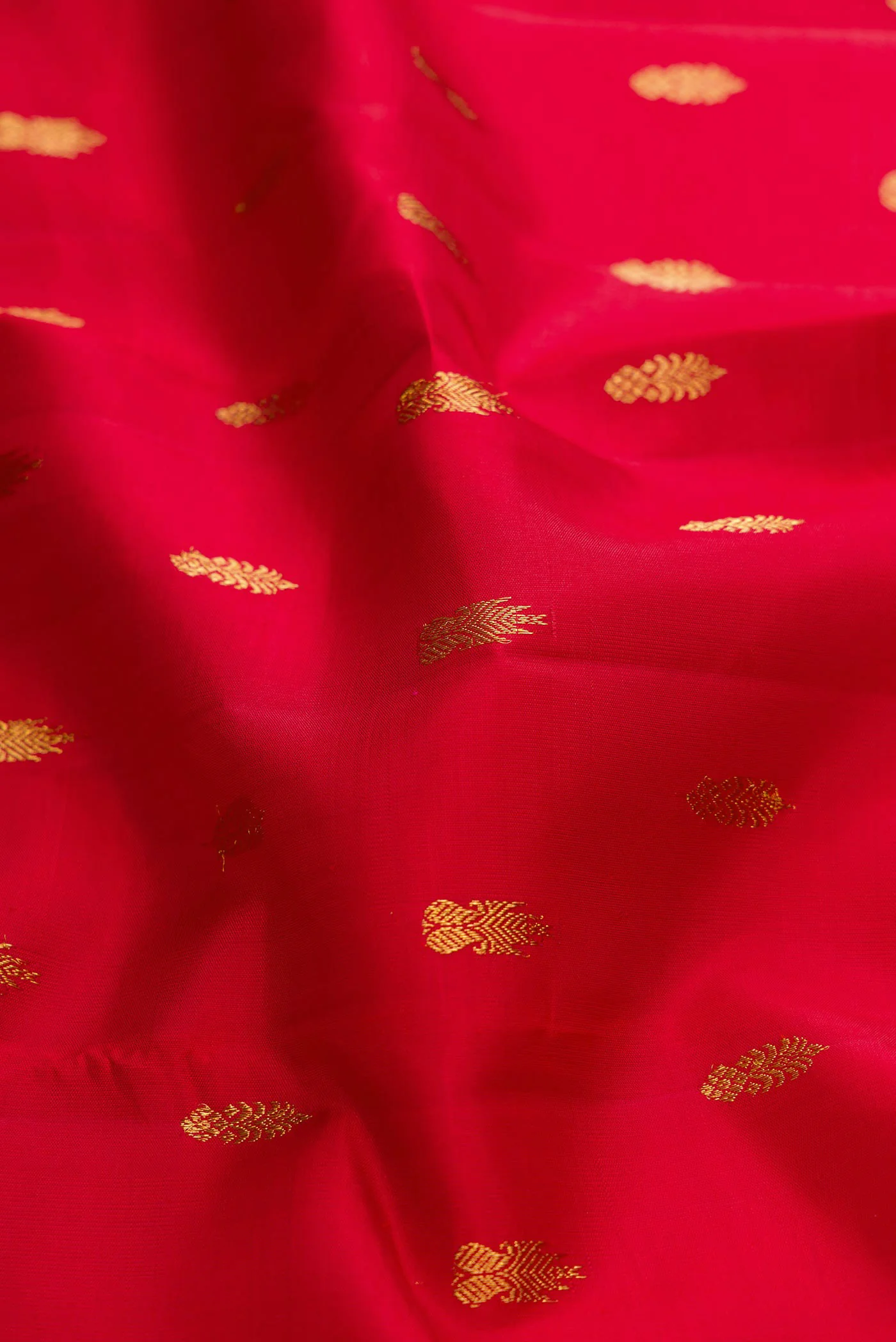 Pure Silk Pure Zari Red Dual Tone Kanjivaram Saree - Image 2