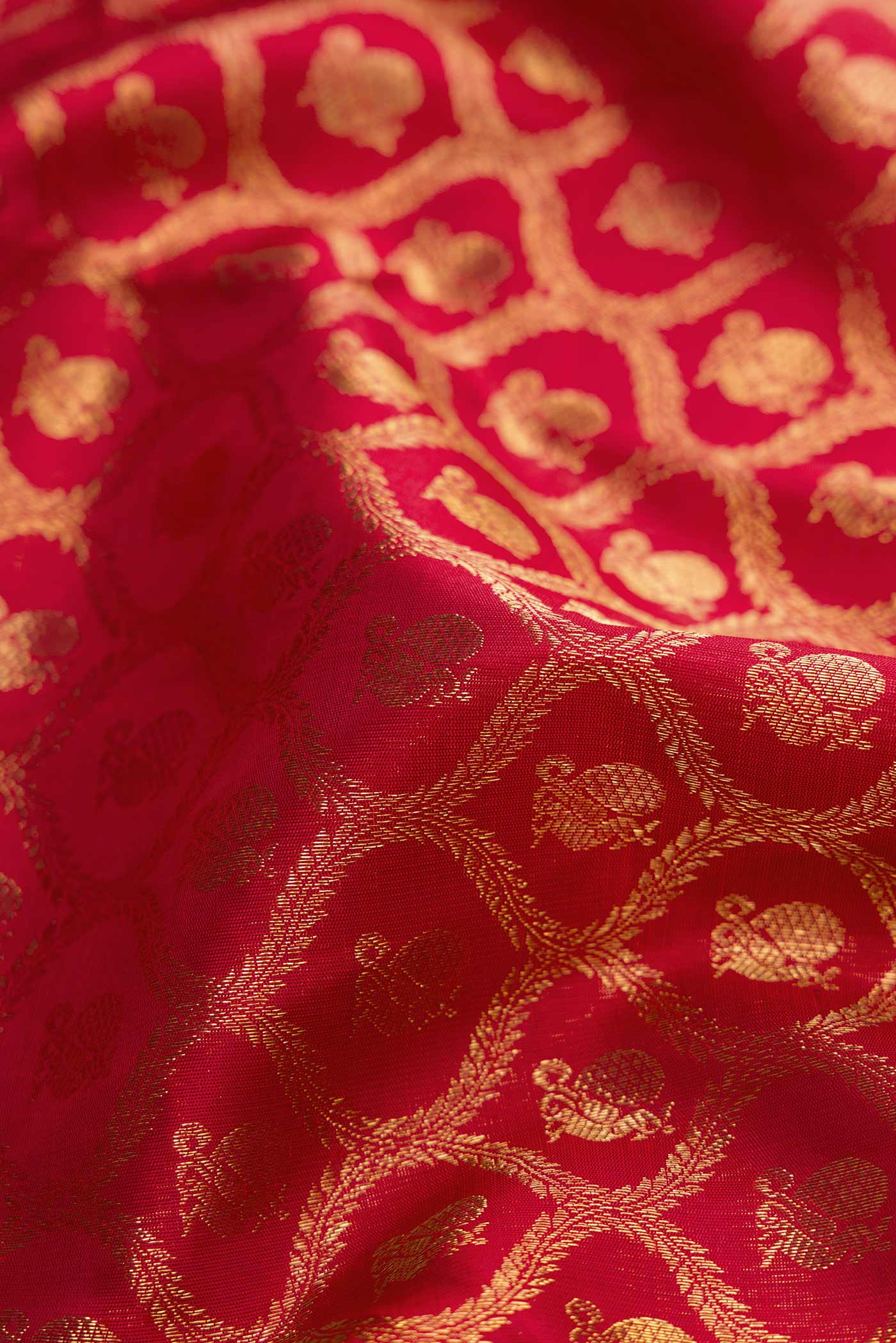 Pure Silk Pure Zari Red Dual Tone Kanjivaram Saree - Image 2