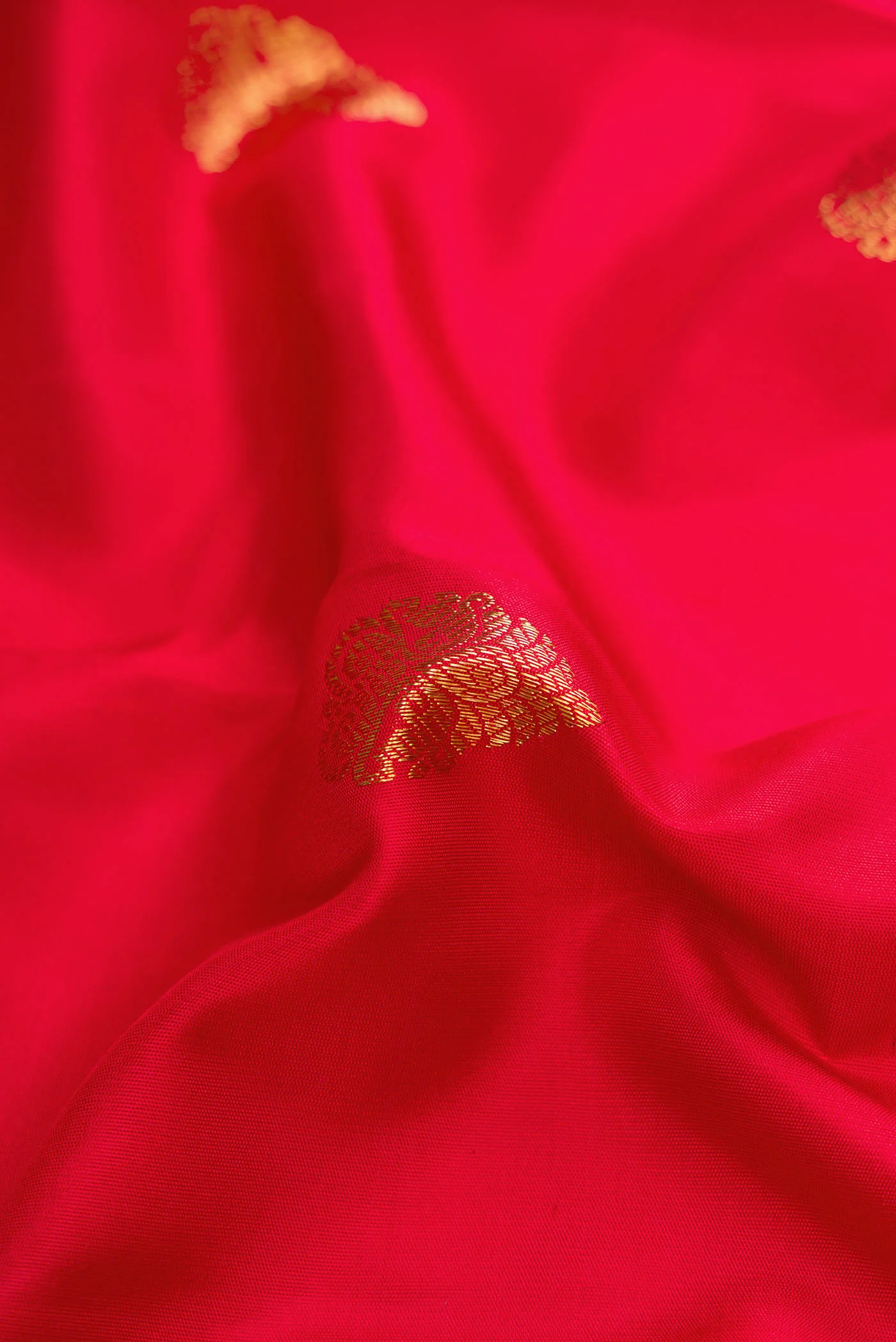 Pure Silk Pure Zari Red Dual Tone Kanjivaram Saree - Image 2