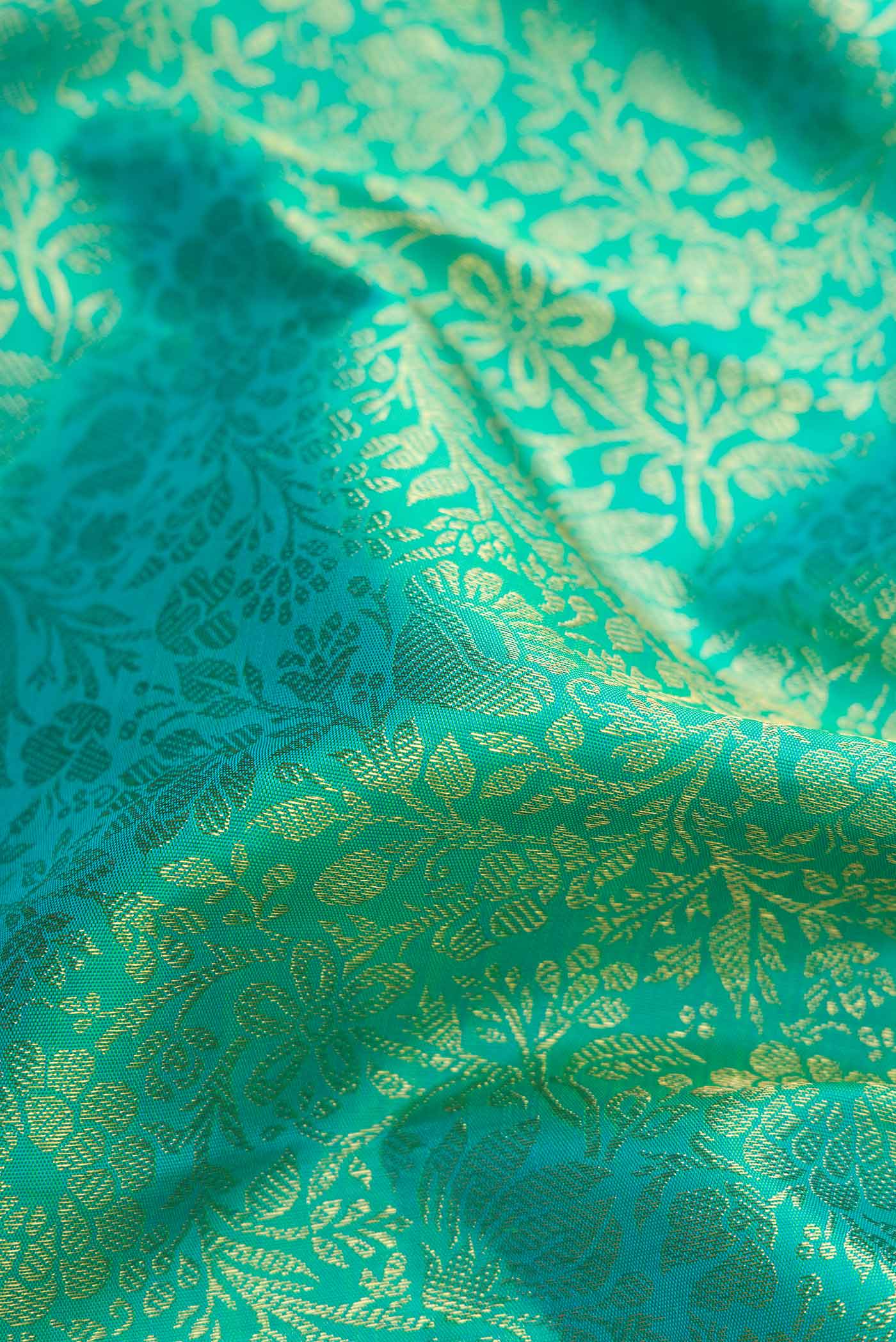 Pure Silk Pure Zari Sea Green Dual Tone Kanjivaram Saree - Image 2