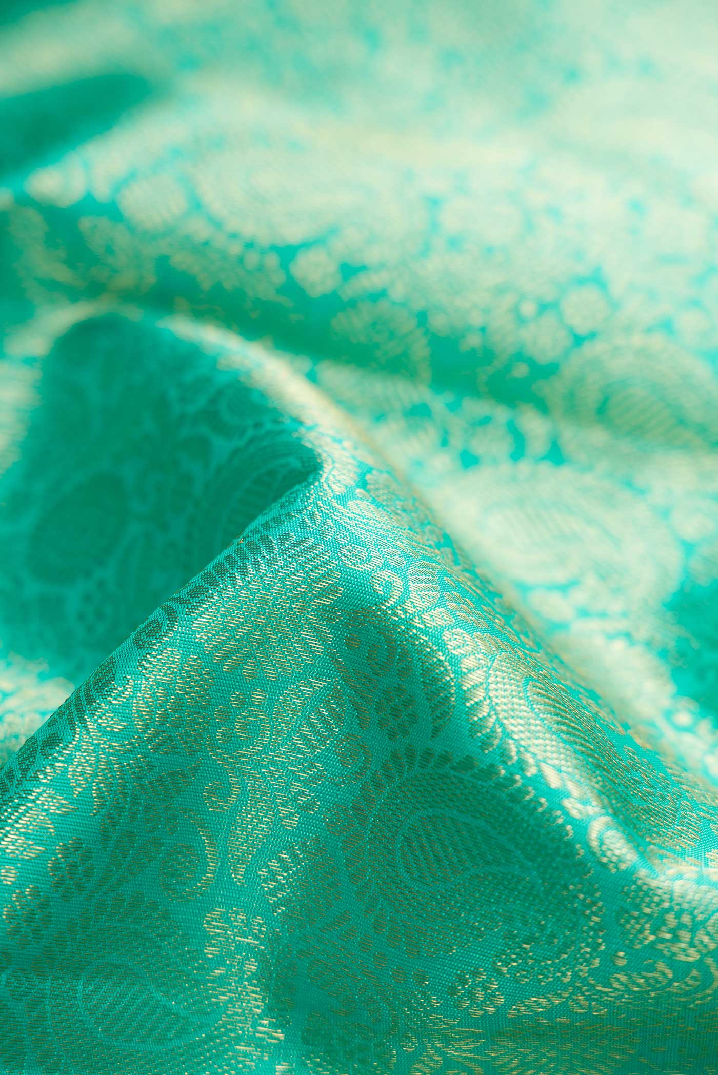 Pure Silk Pure Zari Sea Green Dual Tone Kanjivaram Saree - Image 2