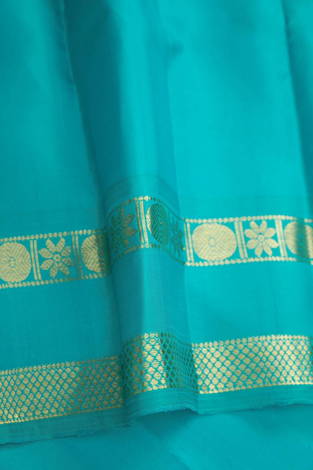 Purple Dual Tone Kanjivaram Silk Saree - Image 6