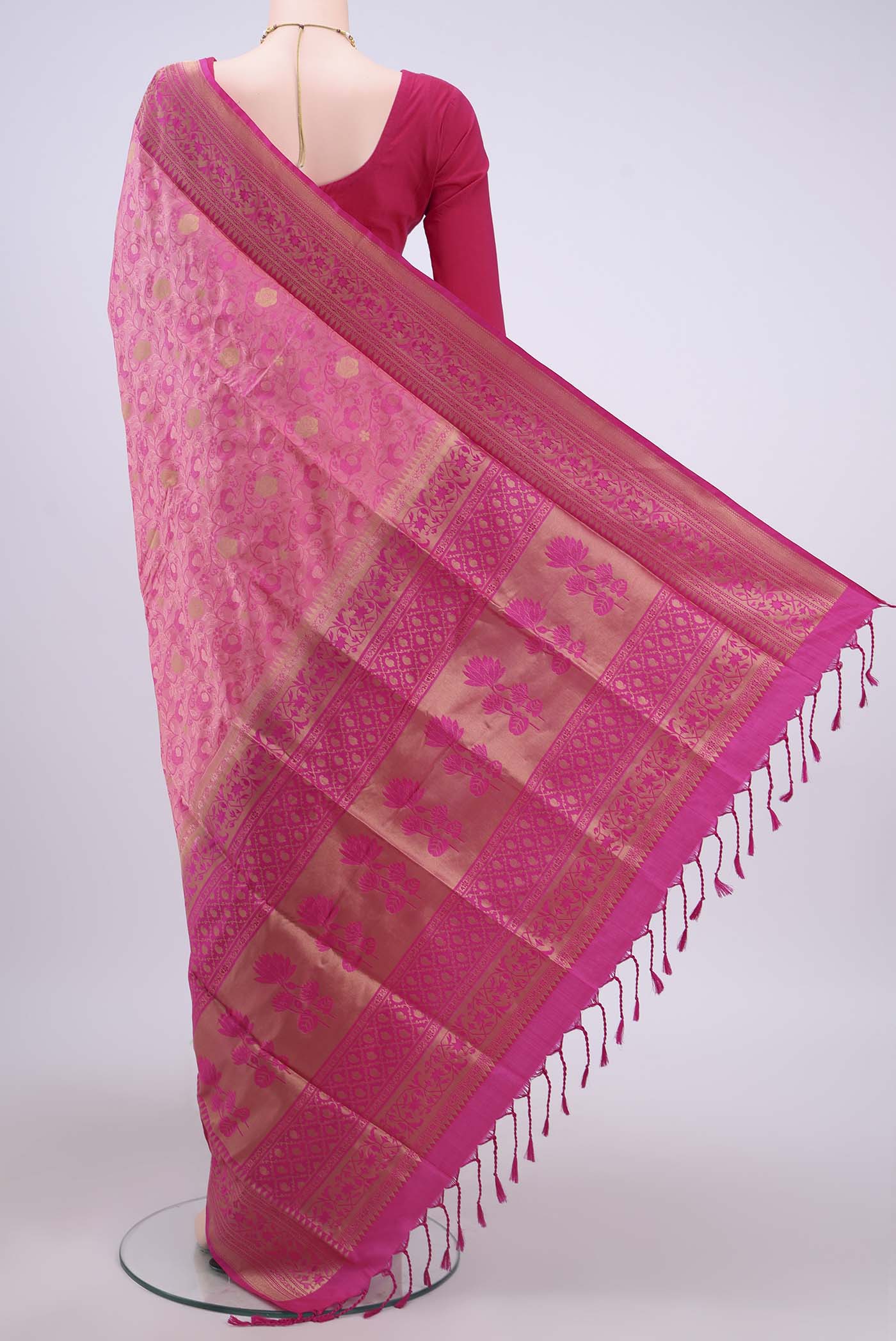 Rani Pink Soft Silk Saree - Image 3