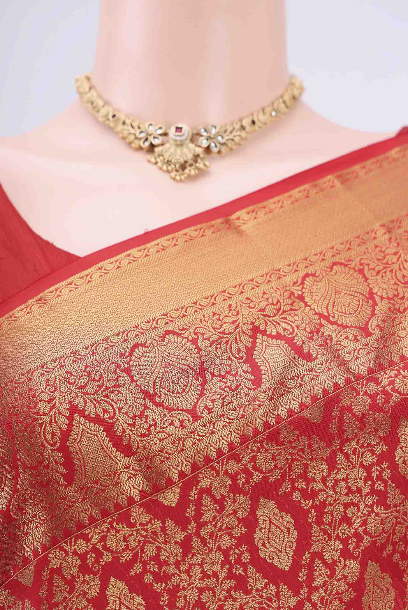 Red Bangalore Silk Saree - Image 2