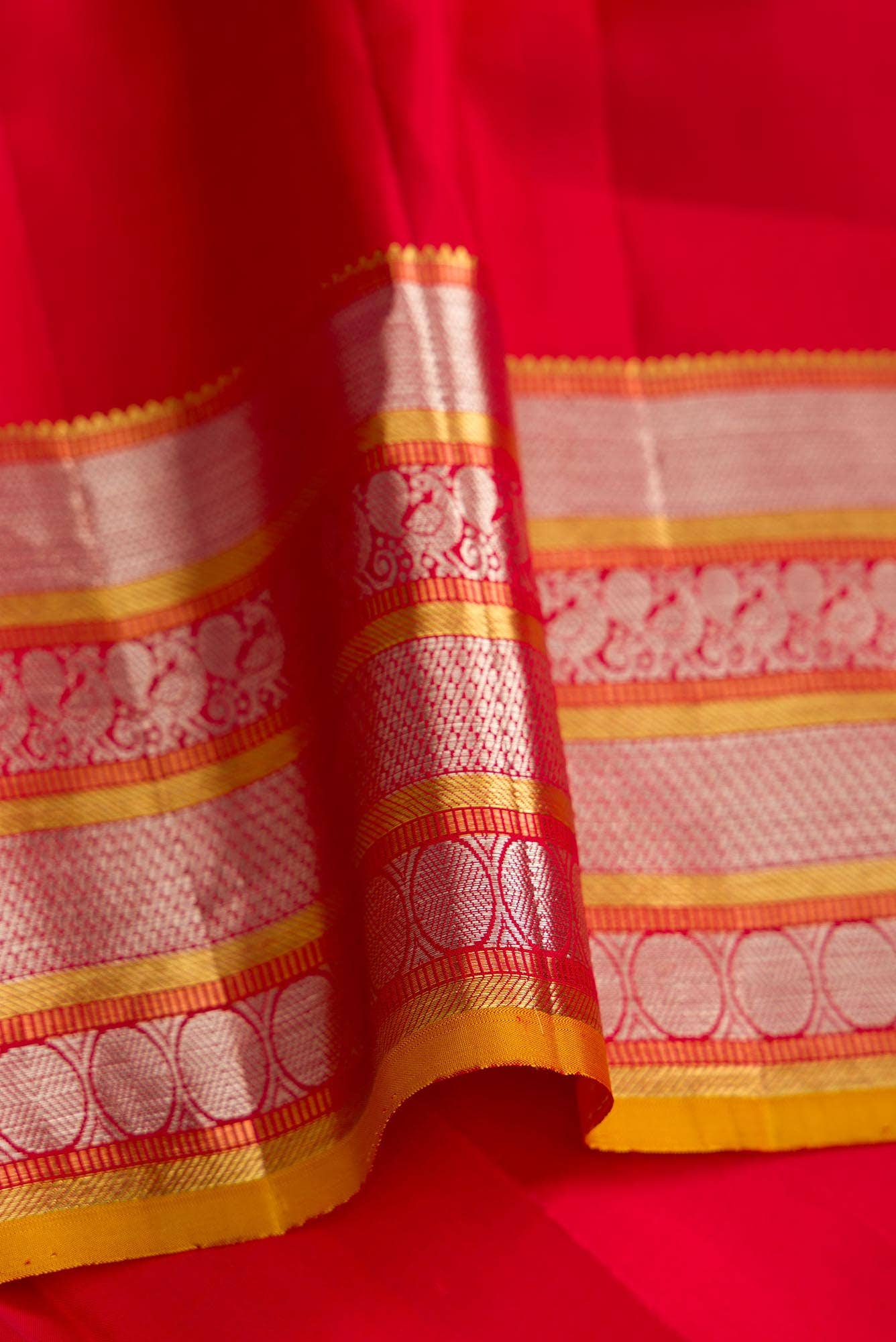 Red Dual Tone Kanjivaram Silk Saree - Image 6