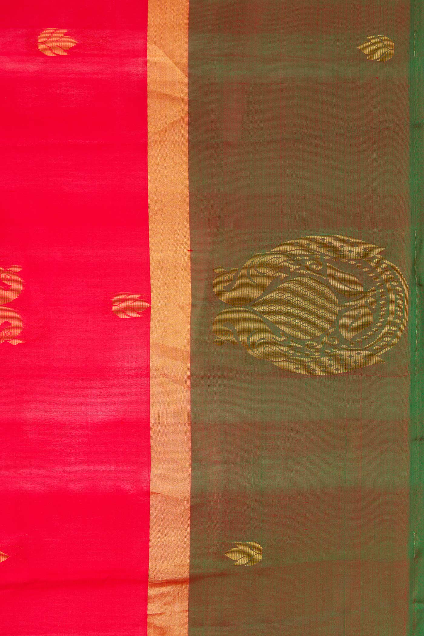 Red with Pink Color Soft Silk Saree - Image 3