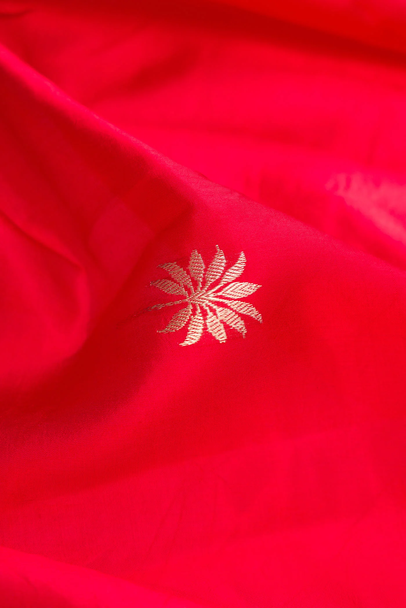 Red Banarasi Katan Silk Saree - Image 2