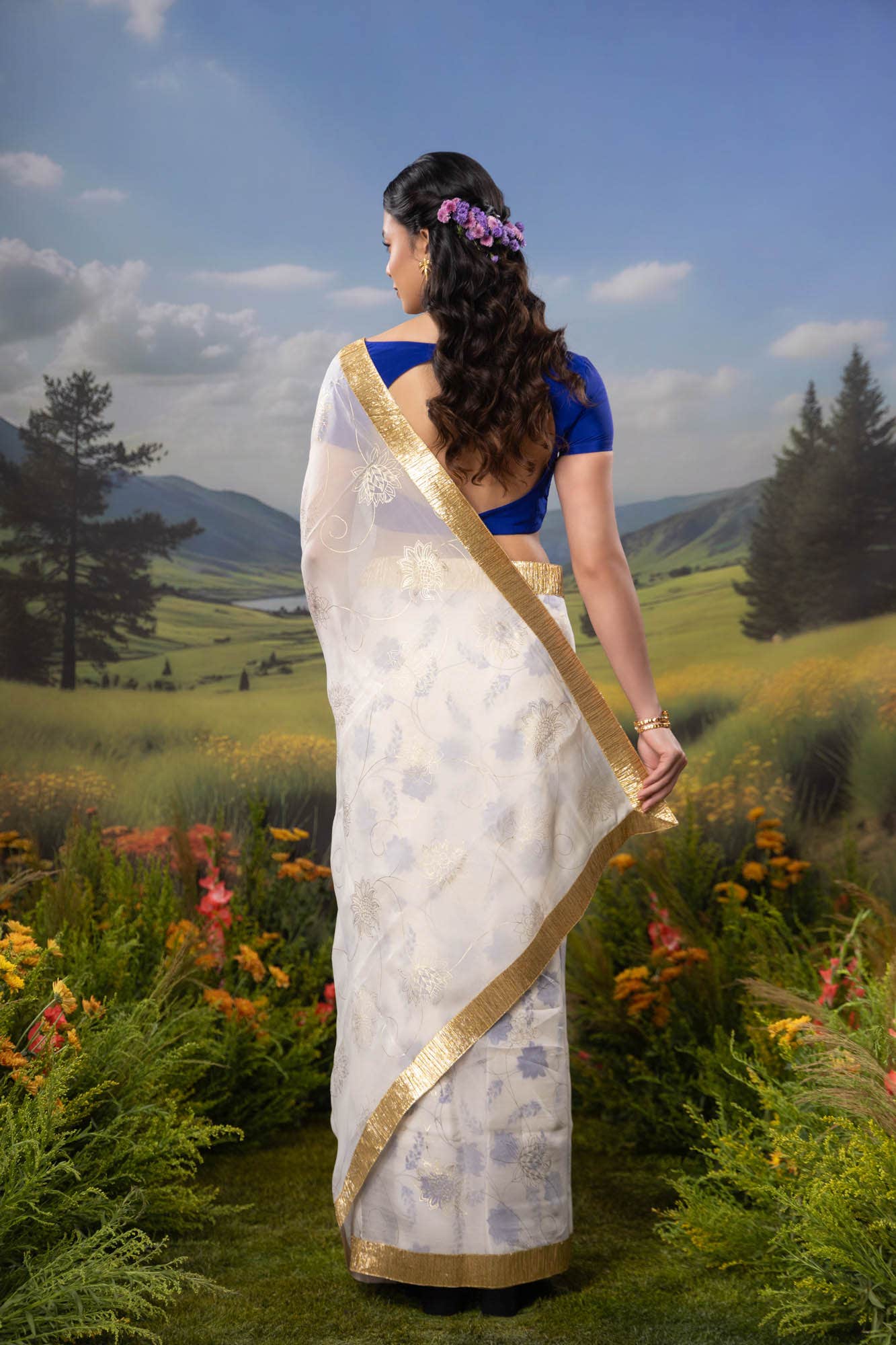 Runes of Gold-White Organza Silk Saree - Image 5