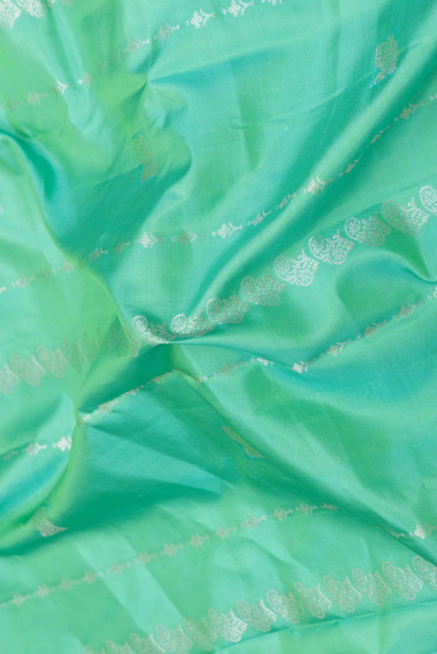 Sea Green Dual Tone Kanchipuram Saree - Image 2