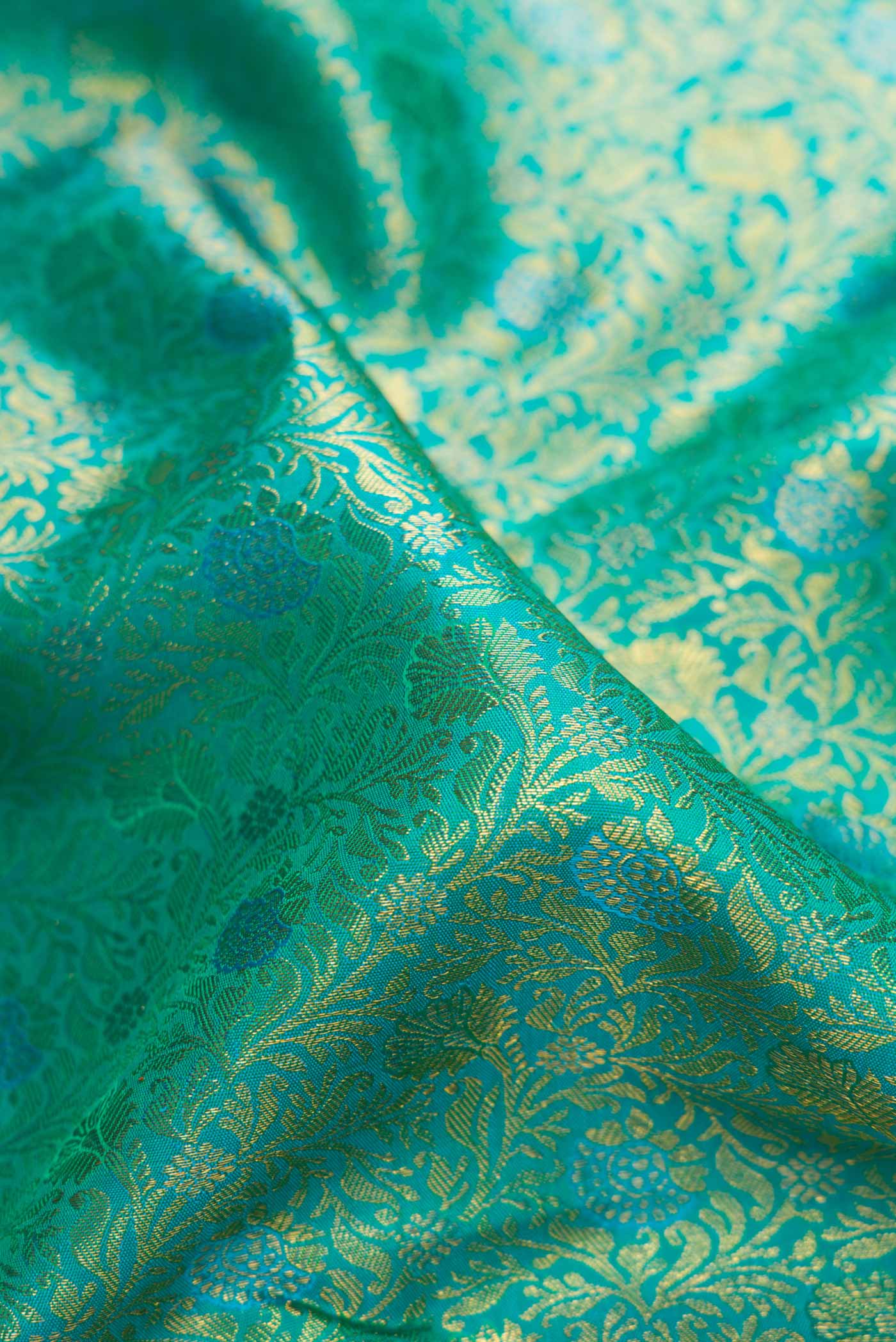 Turquoise Kanchipuram Silk Saree - Image 2