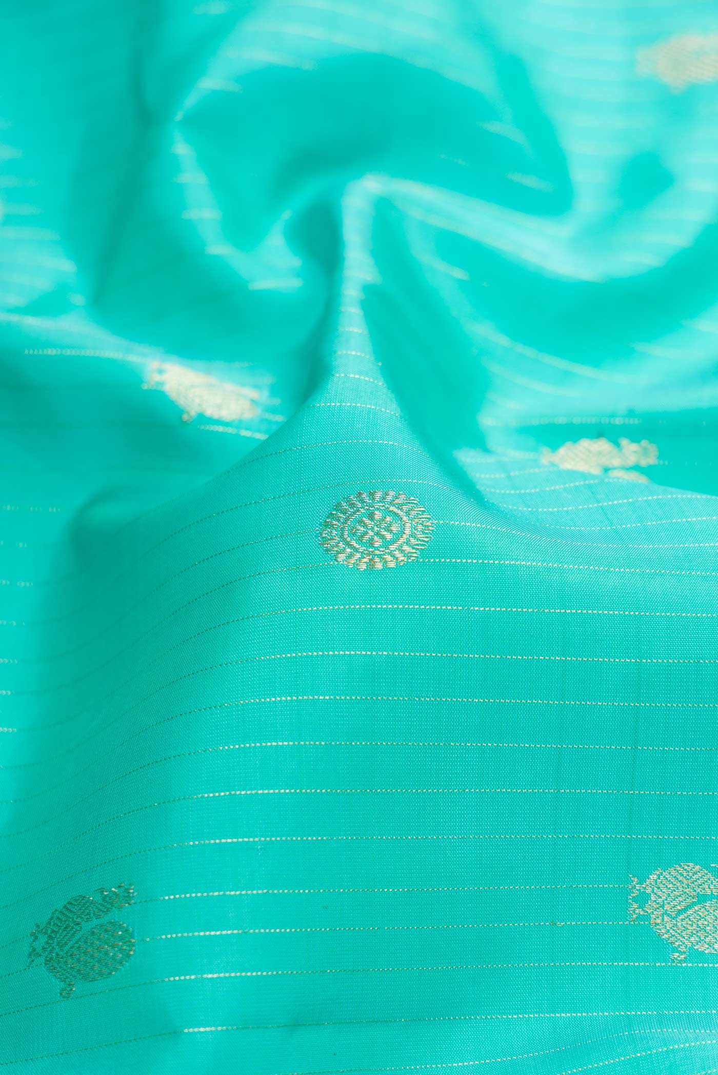 Turquoise Kanchipuram Silk Saree - Image 2