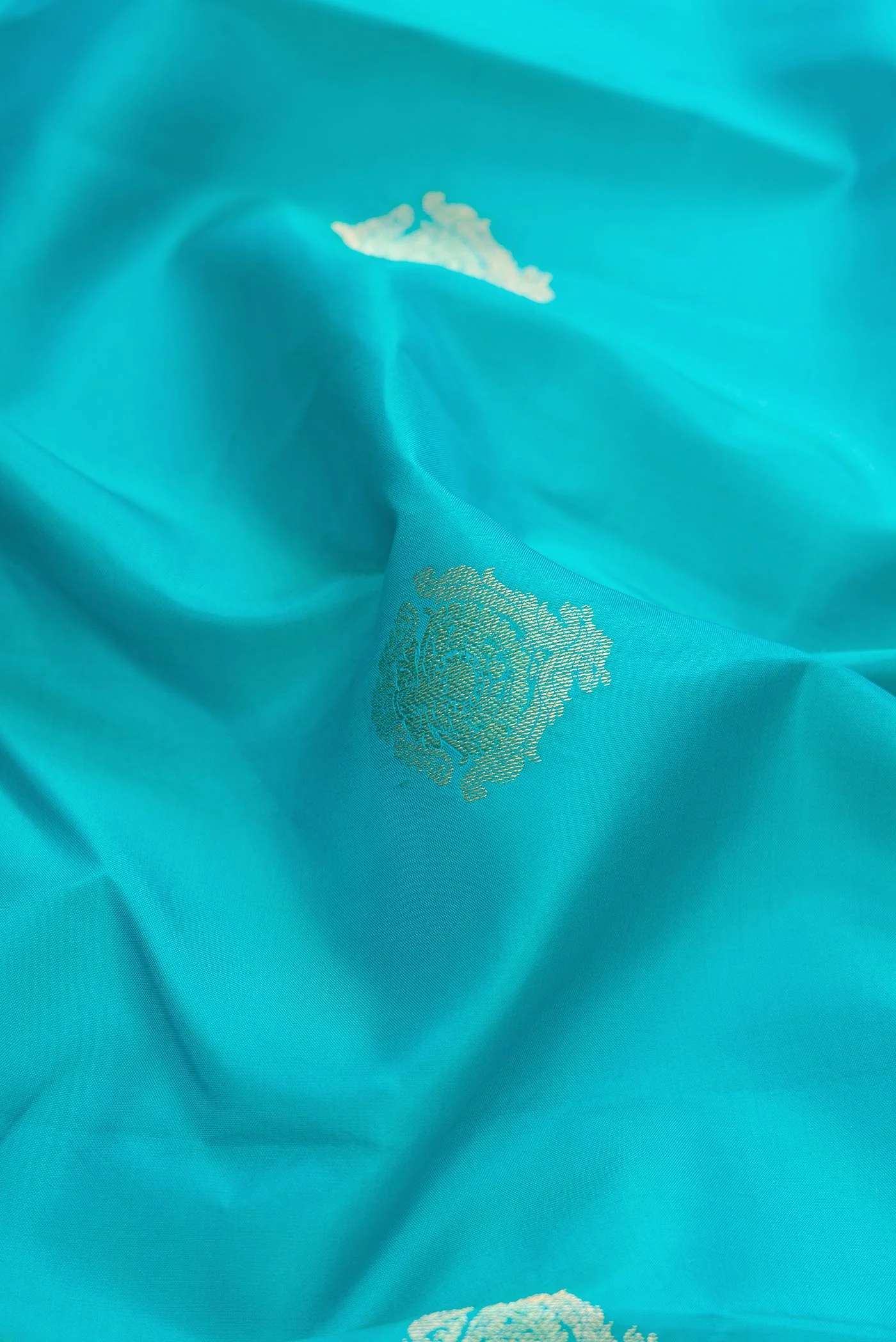 Sky Blue Dual Tone Kanchipuram Silk Saree - Image 2