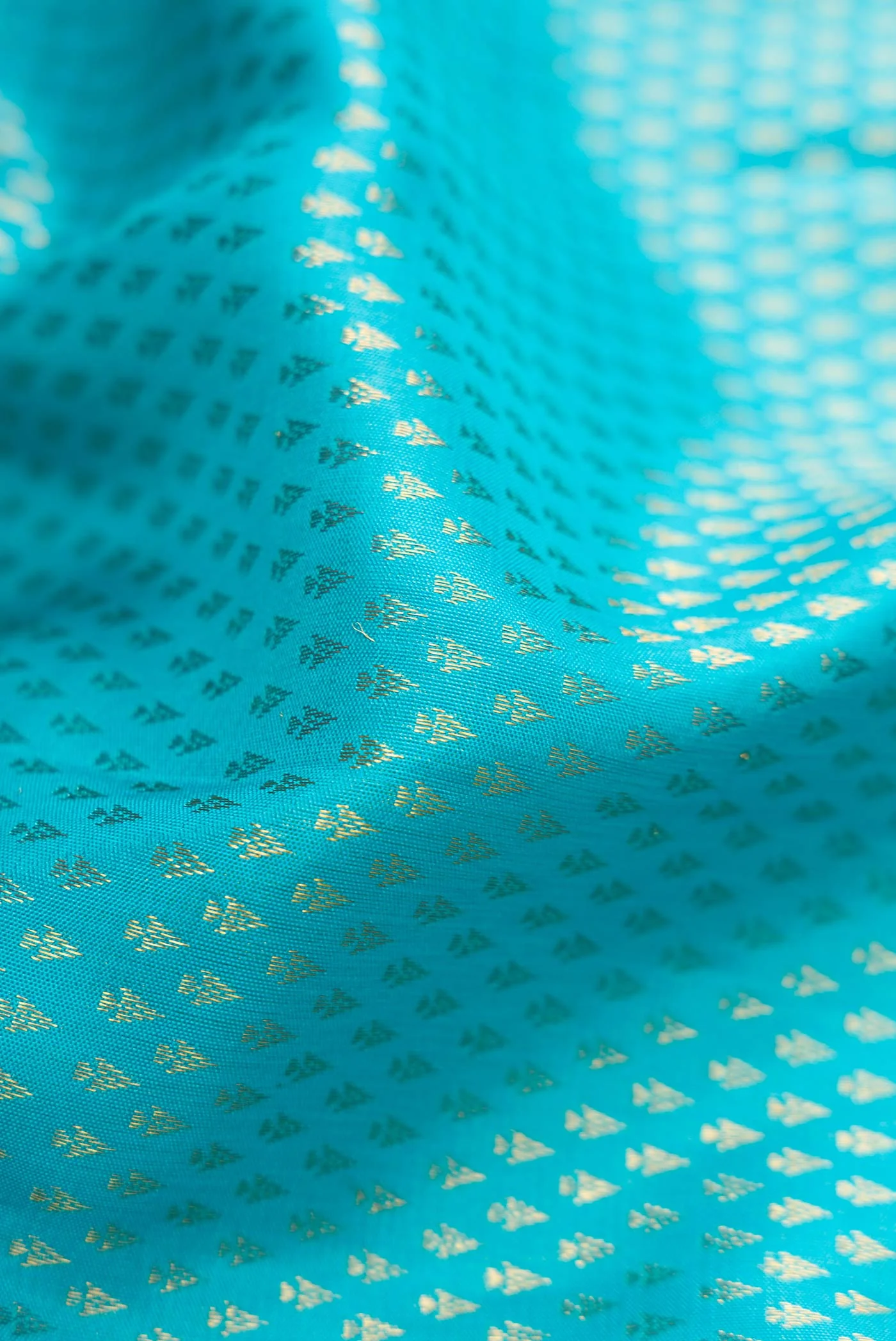 Sky Blue Dual Tone Kanchipuram Silk Saree - Image 2