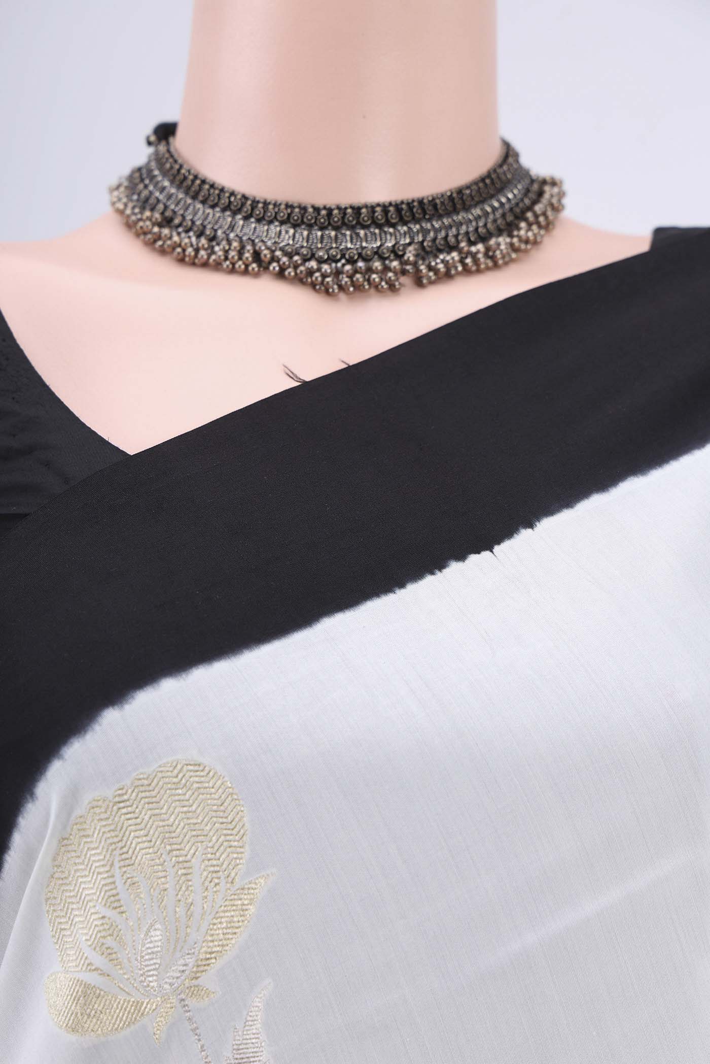 White Banarasi Silk Saree - Image 2