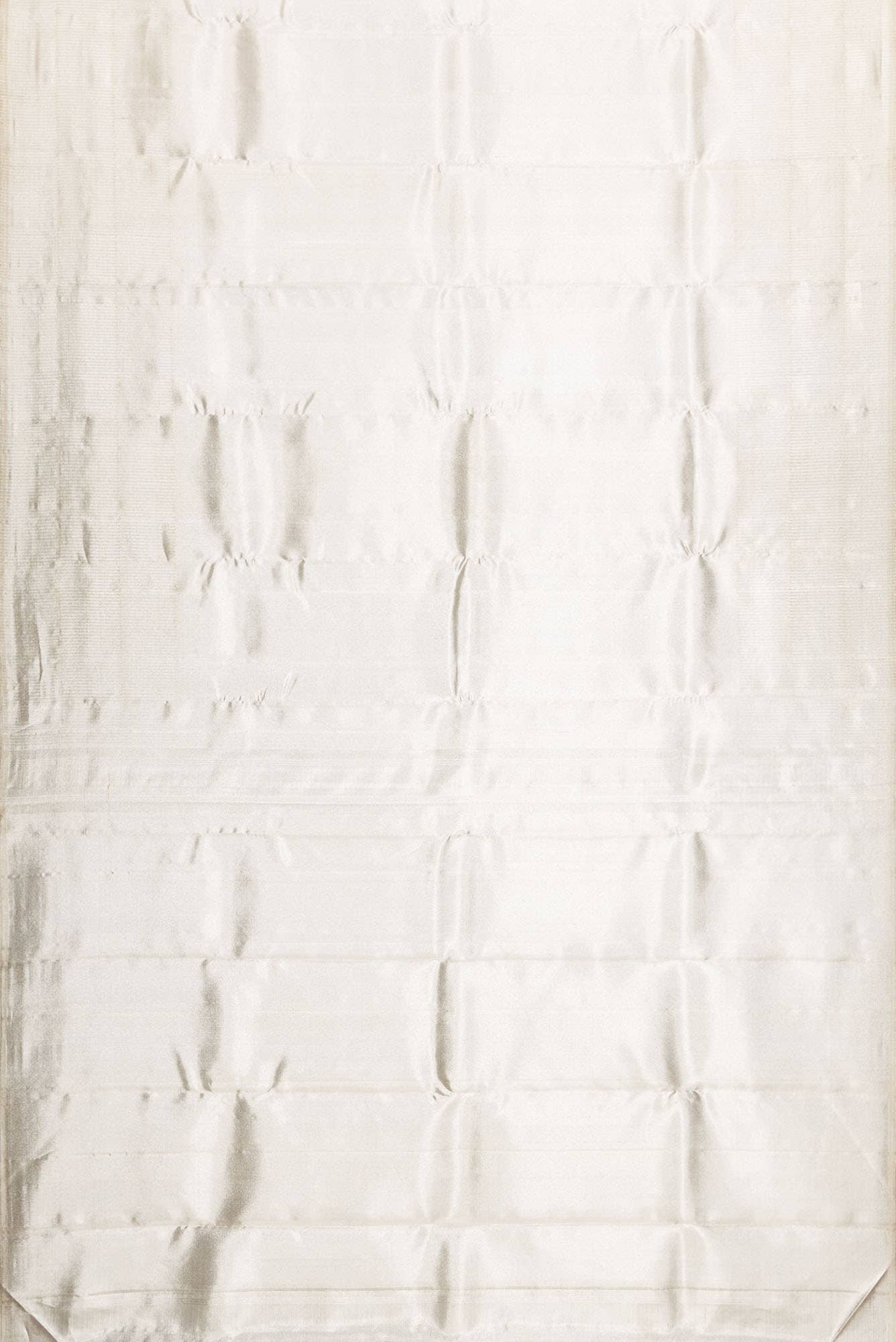 White Dual Tone Kanchipuram Tissue Silk Saree - Image 4