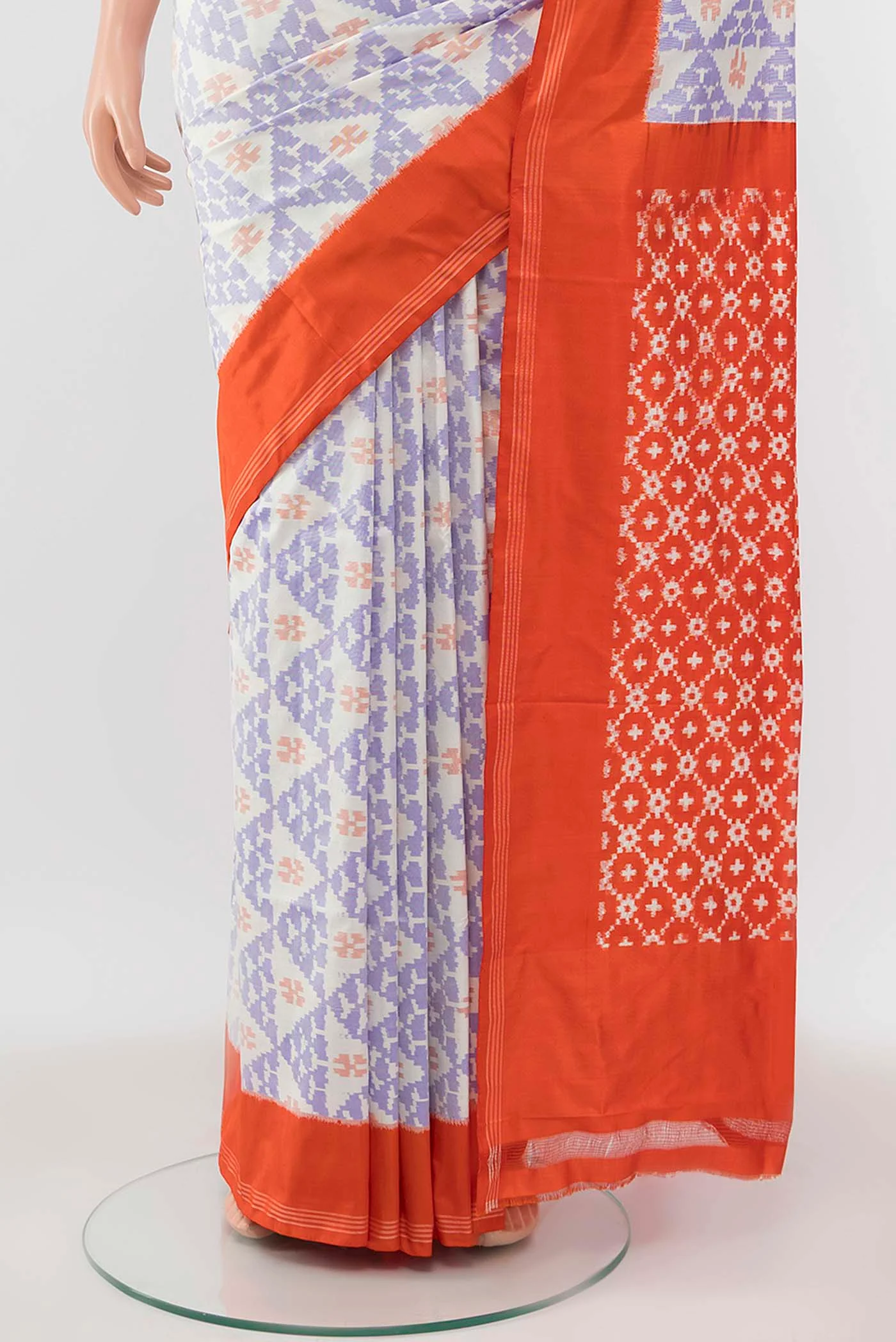 White Pochampally Silk Saree - Image 3