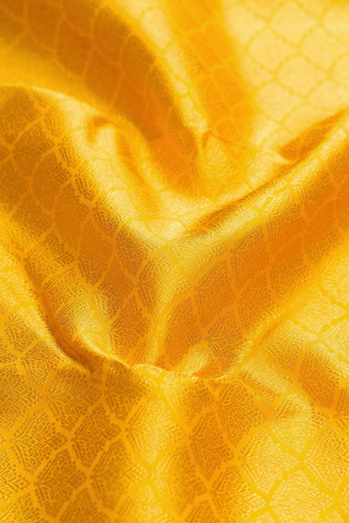 Pure Silk Pure Zari Yellow Dual Tone Kanjivaram Saree - Image 3