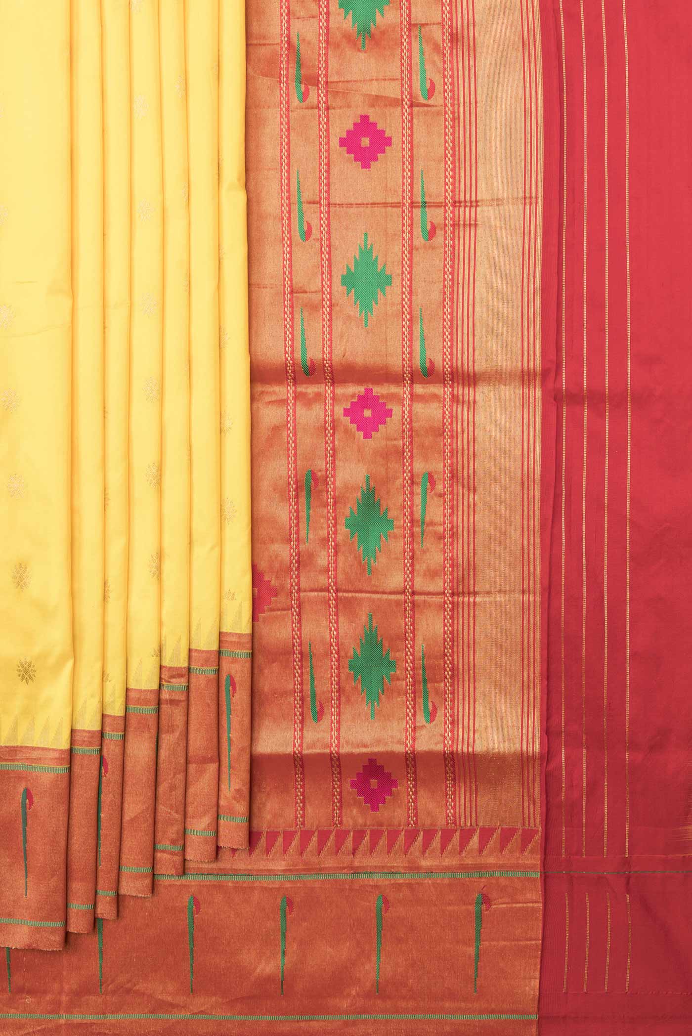 Yellow Dual Tone Paithani Silk Saree - Image 4